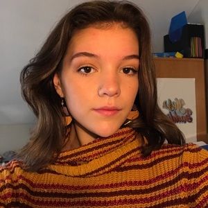 Meet your Posher, Madelaine